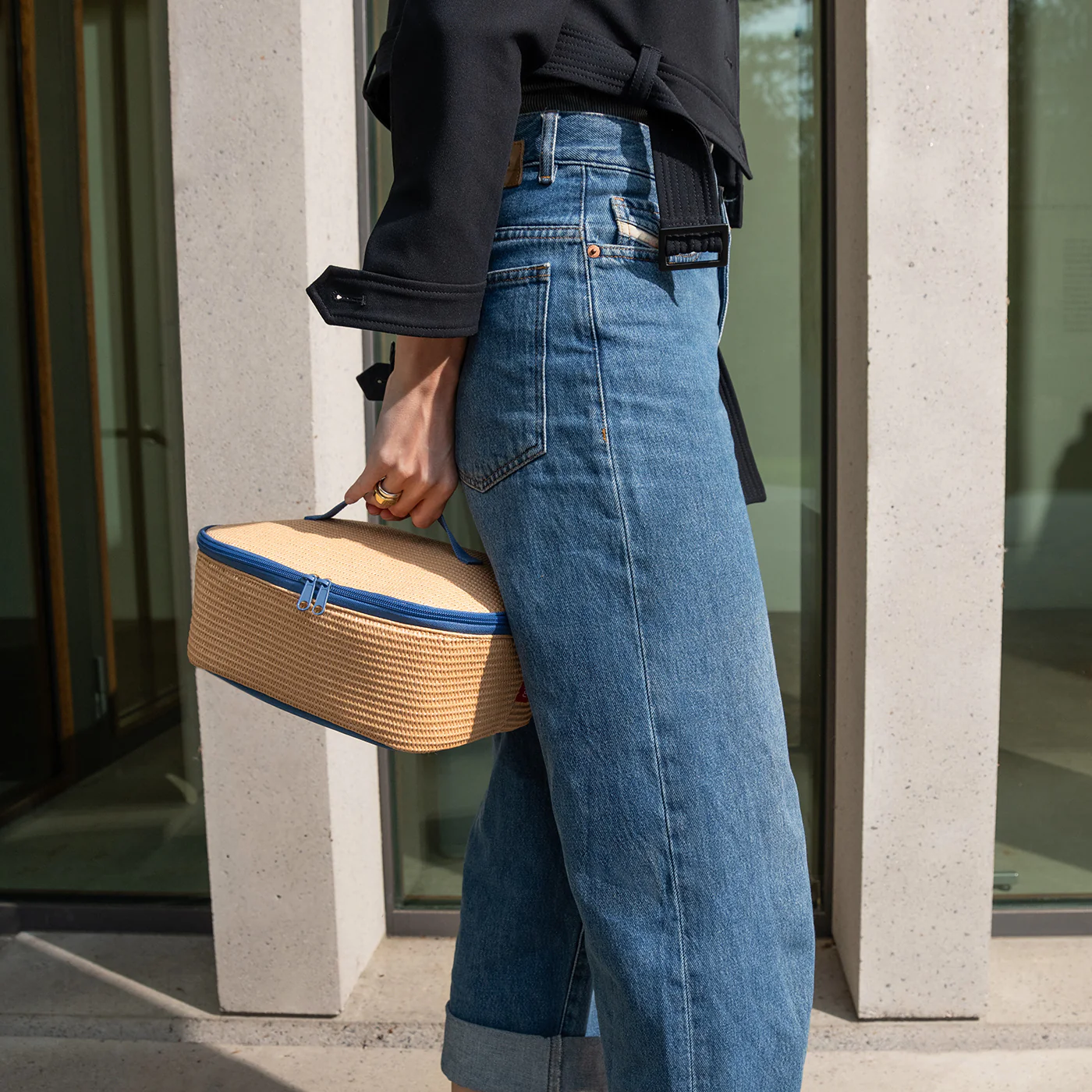 coolerbag M pocket raffia blue