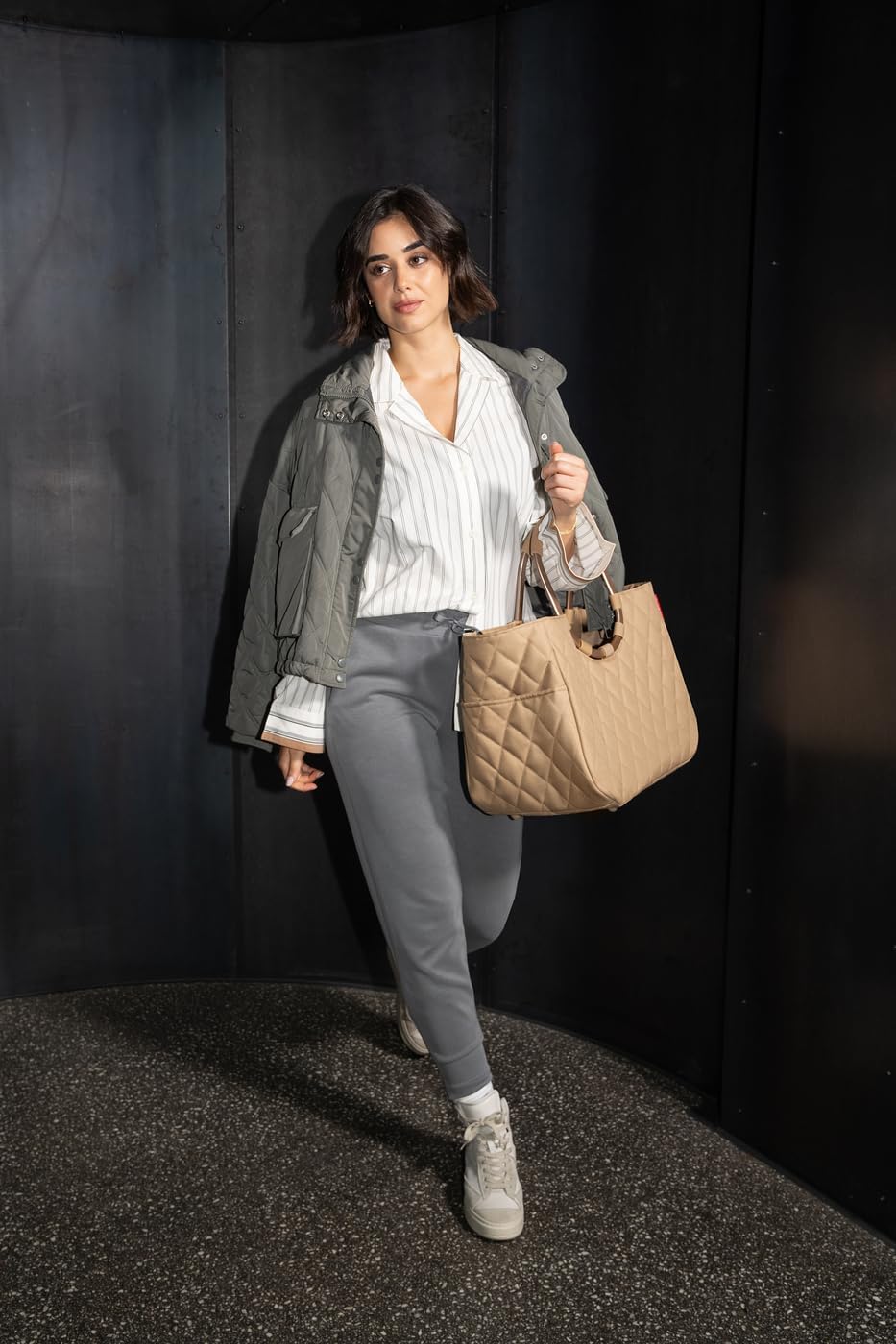 reisenthel Loopshopper L - Sturdy Bag with Practical Compartments Made from Recycled PET Bottles - Charming and Water-Repellent Design Gold, Mesh black., L