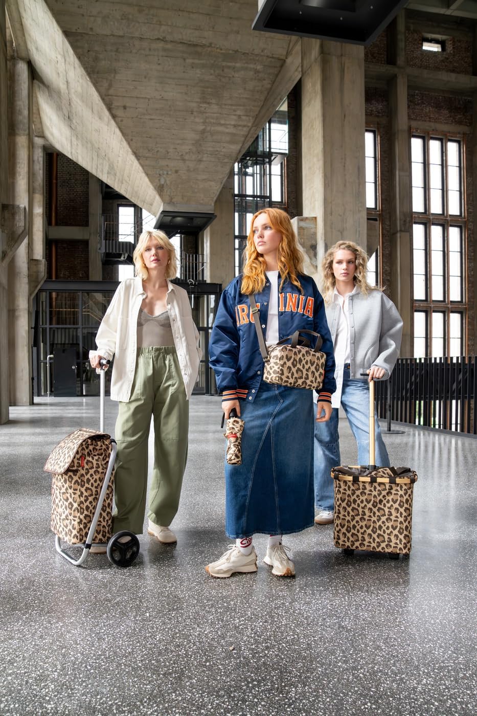 reisenthel Coolerbag-to-go Small Insulated Shoulder Bag - Ideal for Picnics, Office and Travel