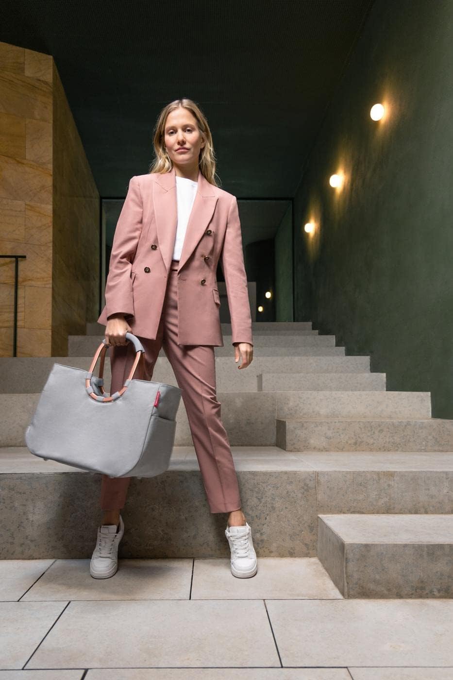 reisenthel loopshopper L - Sturdy bag with practical compartments - water resistant design.